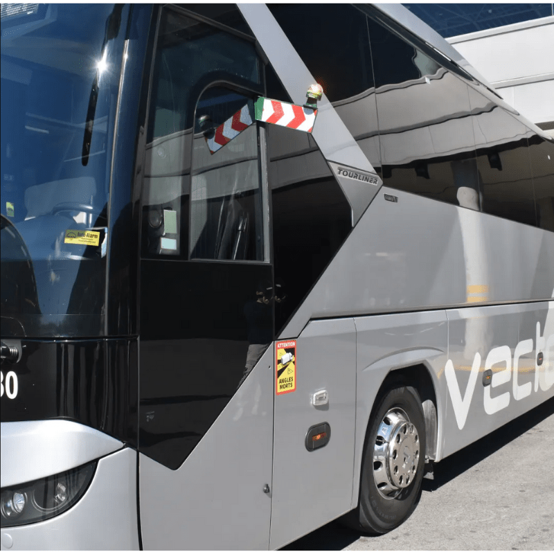 Pack 5 Balizas V16 Conectadas LED ONE Homologadas DGT 3.0 + Soporte Flecha para Camiones - Imagen 7